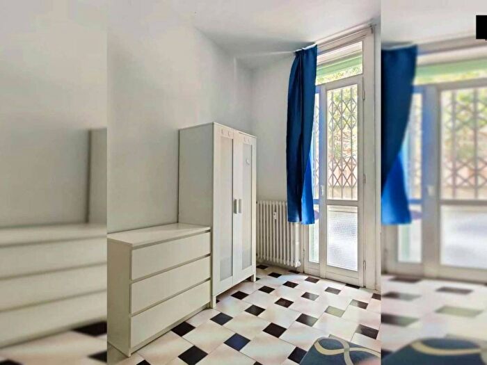 Appartamento trilocale in affitto in Via Monzambano, Dergano, Milano