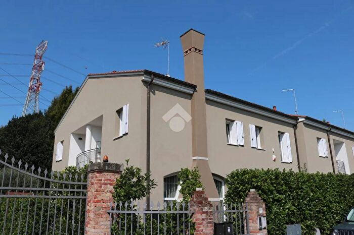 Casa con 7 locali in vendita in Via Roma, Spinea