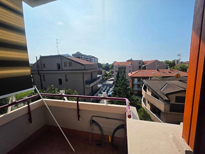 Appartamento trilocale in affitto in Via Abramo Lincoln, Balsamo, Cinisello Balsamo