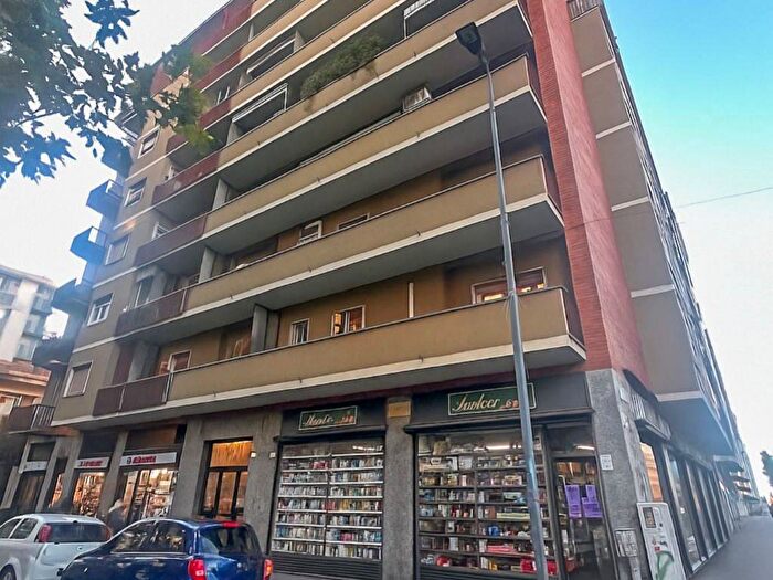 Appartamento bilocale in affitto in Via Giambellino, Giambellino, Milano