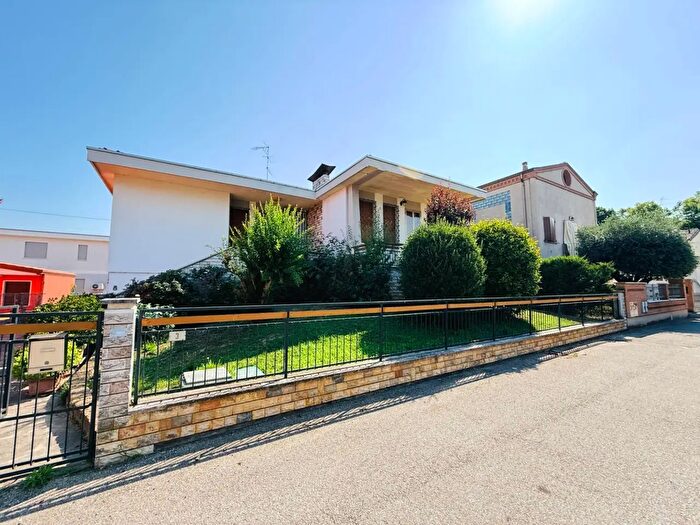 Casa con 5 locali in vendita in Poggio Rusco