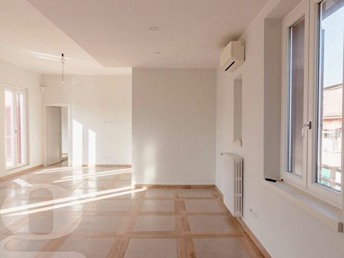 Appartamento quadrilocale in affitto in Via Germanico, Prati, Roma