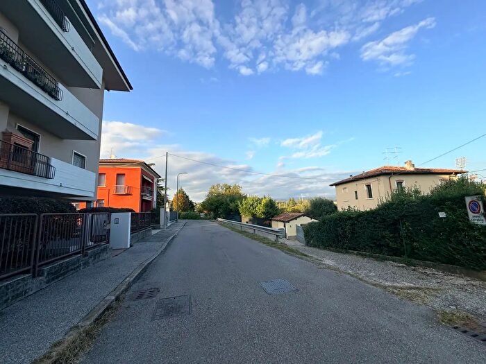 Appartamento trilocale in vendita in Verona