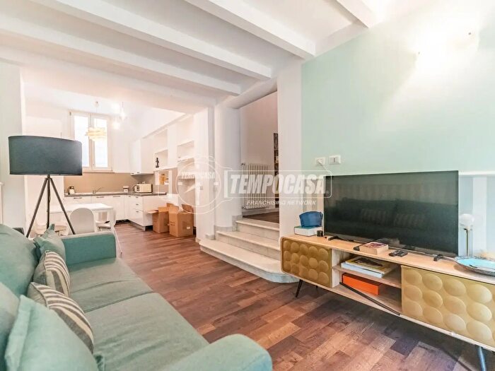 Appartamento trilocale in vendita in Via Carlo Farini, Milano
