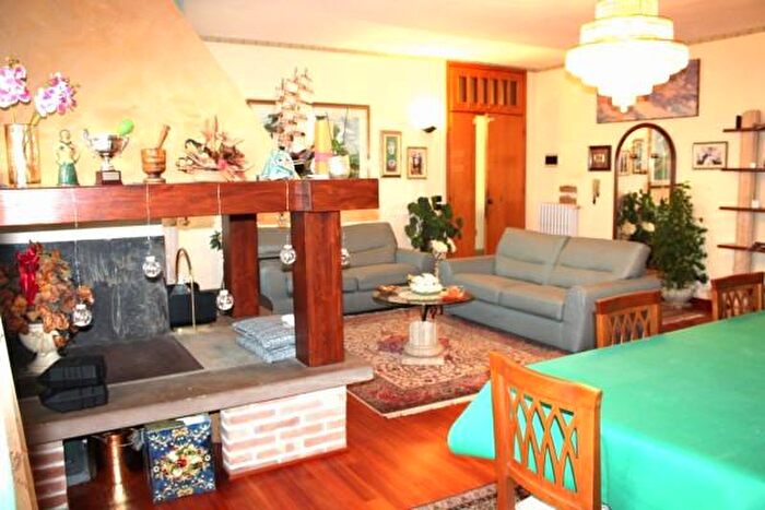 Appartamento con 5 locali in vendita in Santarcangelo Di Romagna