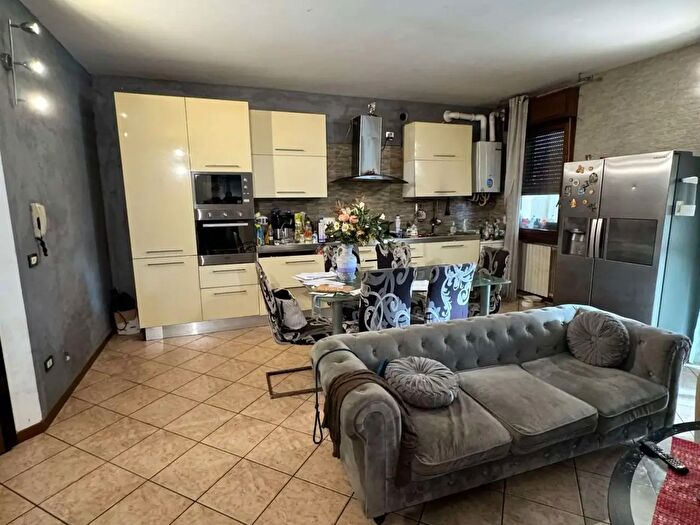 Appartamento trilocale in vendita in Borgo Virgilio