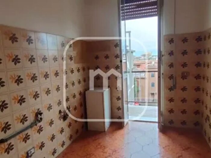 Appartamento trilocale in vendita in Via Alfredo Blasi, Roma