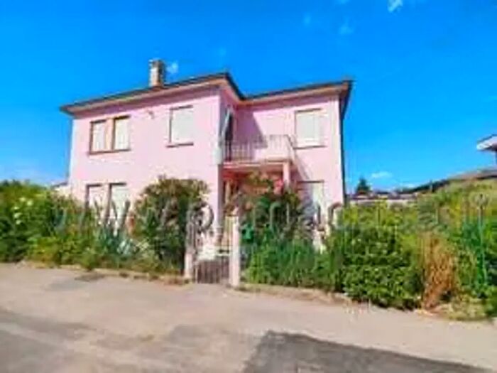 Casa con 8 locali in vendita in Via San Vito, Cerea