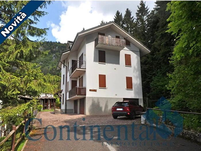 Appartamento trilocale in vendita in Via Monte Secco, Piazzatorre