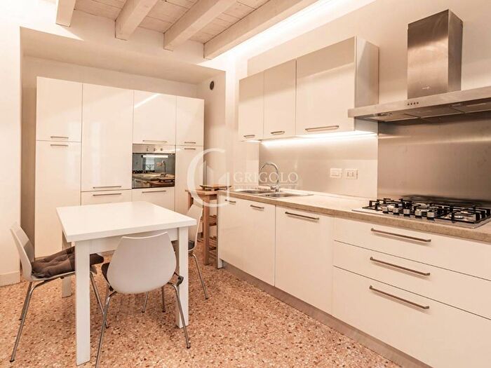 Appartamento con 5 locali in affitto in Via Martiri della Libertà, Piazza dei Signori, Treviso
