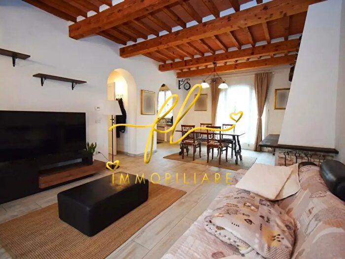 Casa con 6 locali in vendita in Pisa