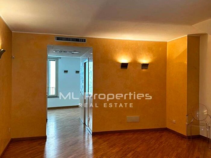 Appartamento trilocale in affitto in Lanza, Milano