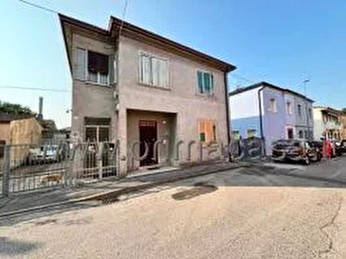 Appartamento con 5 locali in vendita in Corso della Vittoria, Legnago