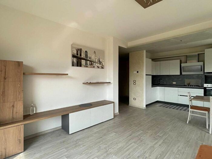 Appartamento quadrilocale in affitto in Via Giacomo Roveglio, Centro, Salò