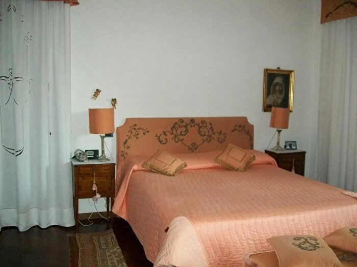 Appartamento con 5 locali in vendita in Piazza Bruno Buozzi Milano Milano, Milano