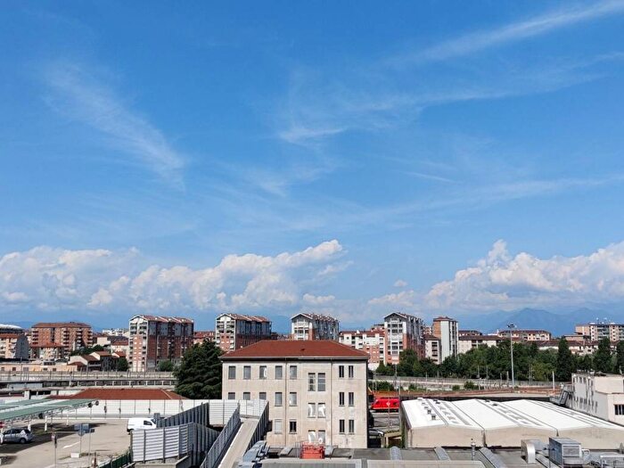 Appartamento trilocale in affitto in Via Luigi Pagliani, Nizza Millefonti, Torino