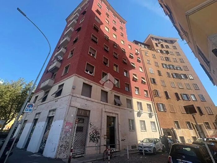 Appartamento trilocale in vendita in Via Portogruaro, Roma