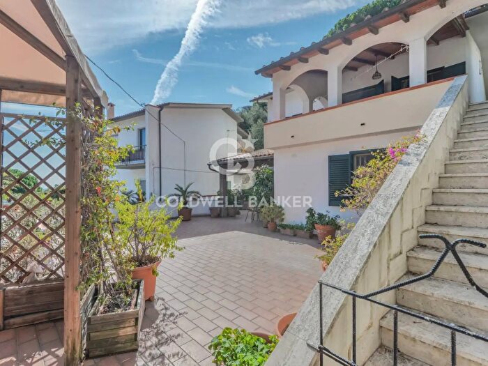 Casa con 6 locali in vendita in Via della Costa, Campo Nell'Elba