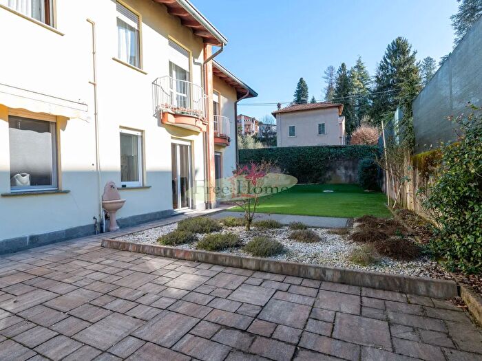 Appartamento trilocale in vendita in Via Carlo Marx, Malnate