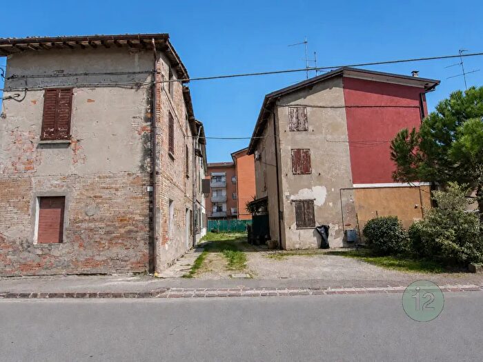 Casa con 5 locali in vendita in Soliera