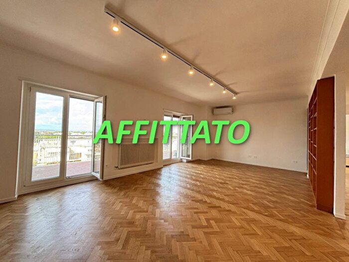 Casa trilocale in affitto in Via della Pineta Sacchetti, Gemelli Pineta Sacchetti, Roma