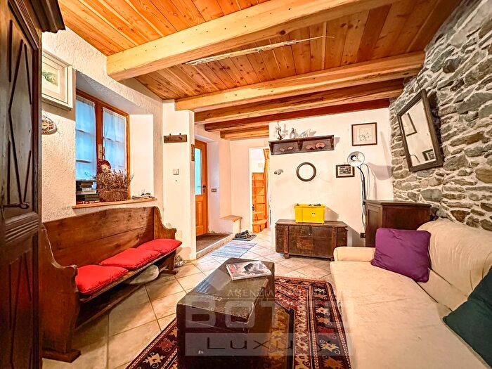 Casa quadrilocale in vendita in Via Nicolao Sottile, Alagna Valsesia