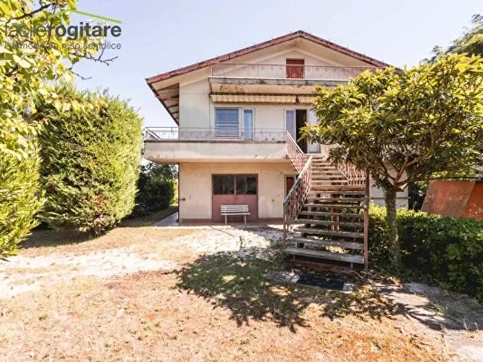 Casa con 6 locali in vendita in Via Arturo Toscanini, Cattolica