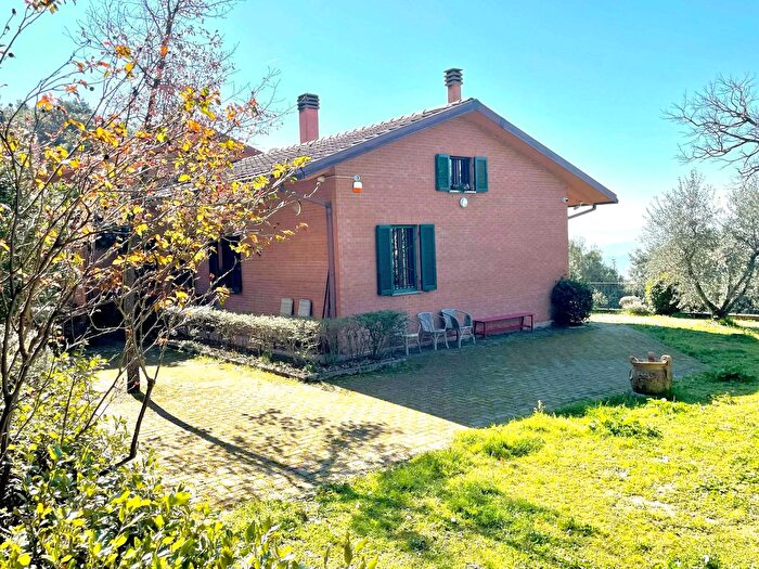 Casa con 11 locali in vendita in Perugia