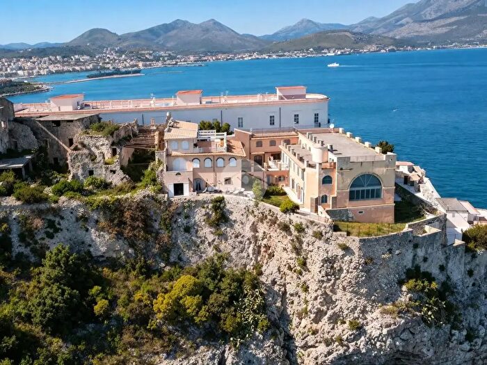 Appartamento bilocale in vendita in Via Pio IX, Gaeta