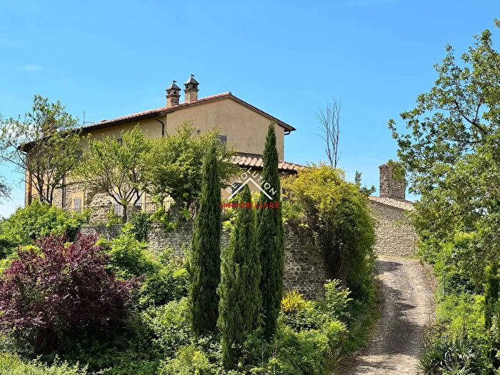 Casa quadrilocale in vendita in Vocabolo Poggio Morico, Valfabbrica