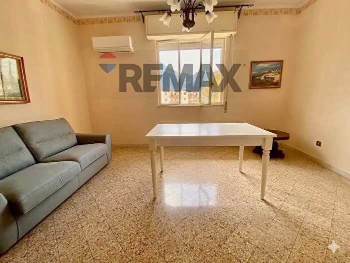 Appartamento quadrilocale in vendita in Viale Caltagirone, Palermo