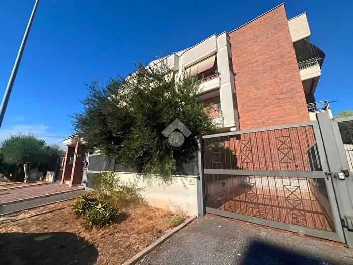Appartamento bilocale in affitto in Via Borghesiana, Roma