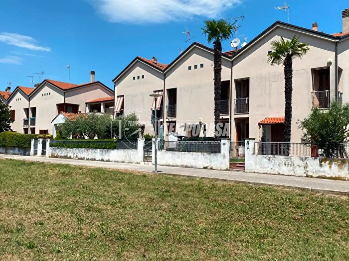 Appartamento con 5 locali in vendita in Via Salvatore Quasimodo, Falconara Marittima