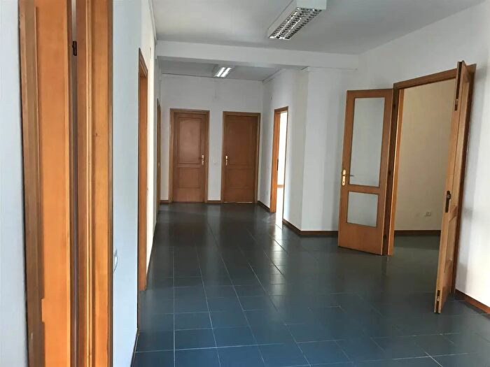 Appartamento con 8 locali in vendita in Cecina