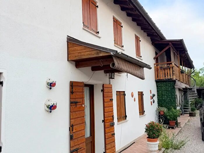 Casa trilocale in vendita in Via Giovanni Battista, Giavera Del Montello