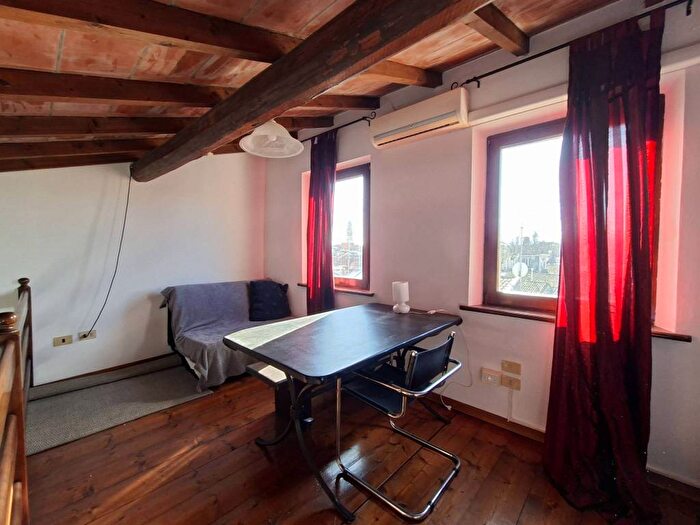 Appartamento bilocale in affitto in Strada XX Settembre, Centro Storico, Parma