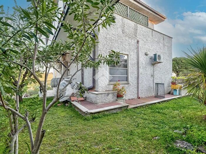 Casa con 6 locali in vendita in Via Guastatori del Genio, Civitavecchia