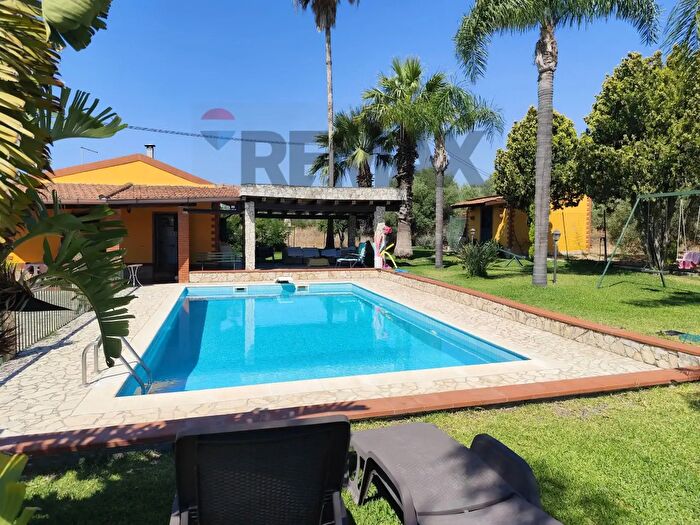Casa con 5 locali in affitto in Via Montale, Melilli