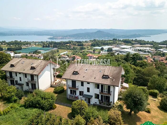 Appartamento trilocale in vendita in Via Novara, Nebbiuno