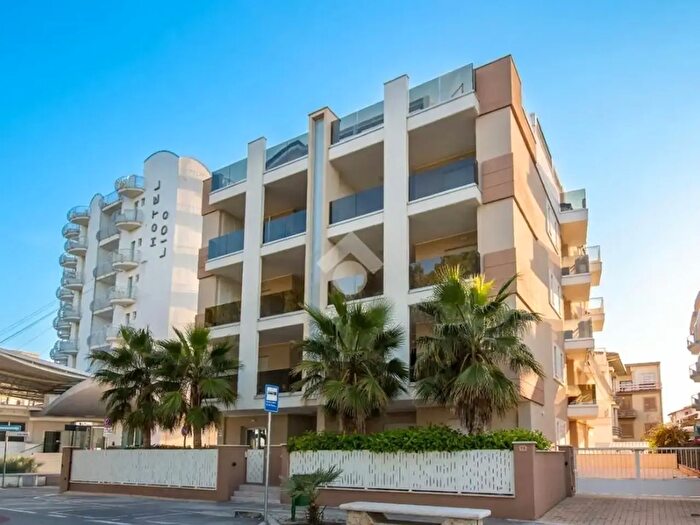 Appartamento trilocale in vendita in Via Emilia, Alba Adriatica