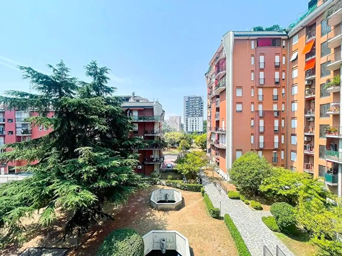 Appartamento trilocale in vendita in Via Gian Rinaldo Carli, Milano