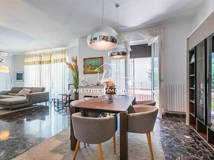 Appartamento con 5 locali in vendita in Livorno