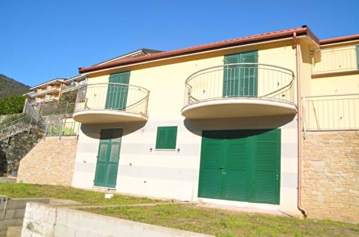 Casa trilocale in vendita in Via Battaglione Zinara, Deiva Marina