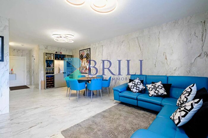 Appartamento con 7 locali in vendita in Arzachena