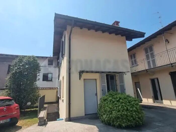 Appartamento bilocale in vendita in Via San Protaso, Samarate