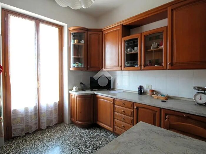 Appartamento quadrilocale in vendita in Via Giulia De Vincenzi, Genova