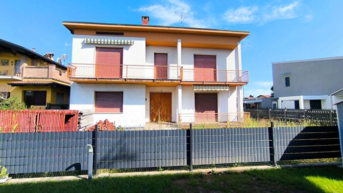 Case in Vendita e in Affitto - 2