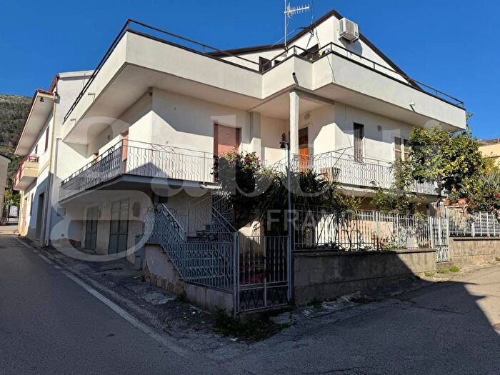Appartamento trilocale in affitto in Via Fontana, Pozzillo, Giano Vetusto
