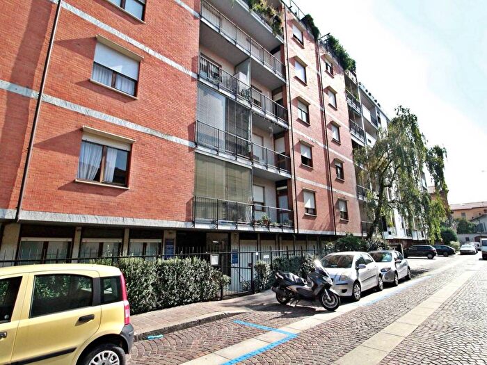 Appartamento trilocale in affitto in Via Monsignor Luigi Talamoni, Centro Storico, Monza