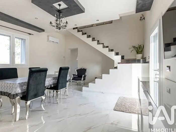 Casa con 6 locali in vendita in Via XXIV Maggio, Buggiano